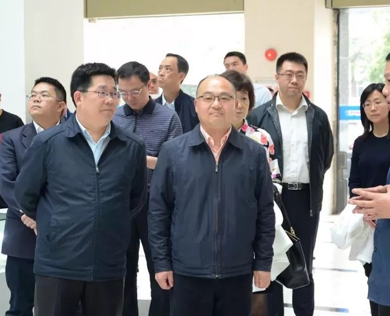 越南代理商参观VEMT齿轮减速机